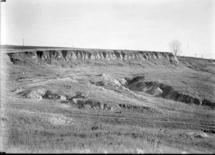 Original caption: Clay-pit northeast of salt Basin, Lincoln. 1914
