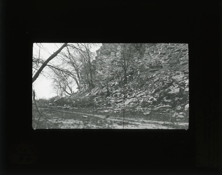 Original caption: XXIV-5 NAB. Apr. 19, 1912. Upper l.s. in scarp west of Oreapolis. Part of Plattsmouth l.s. 1912. Cass County. (121111-00235)